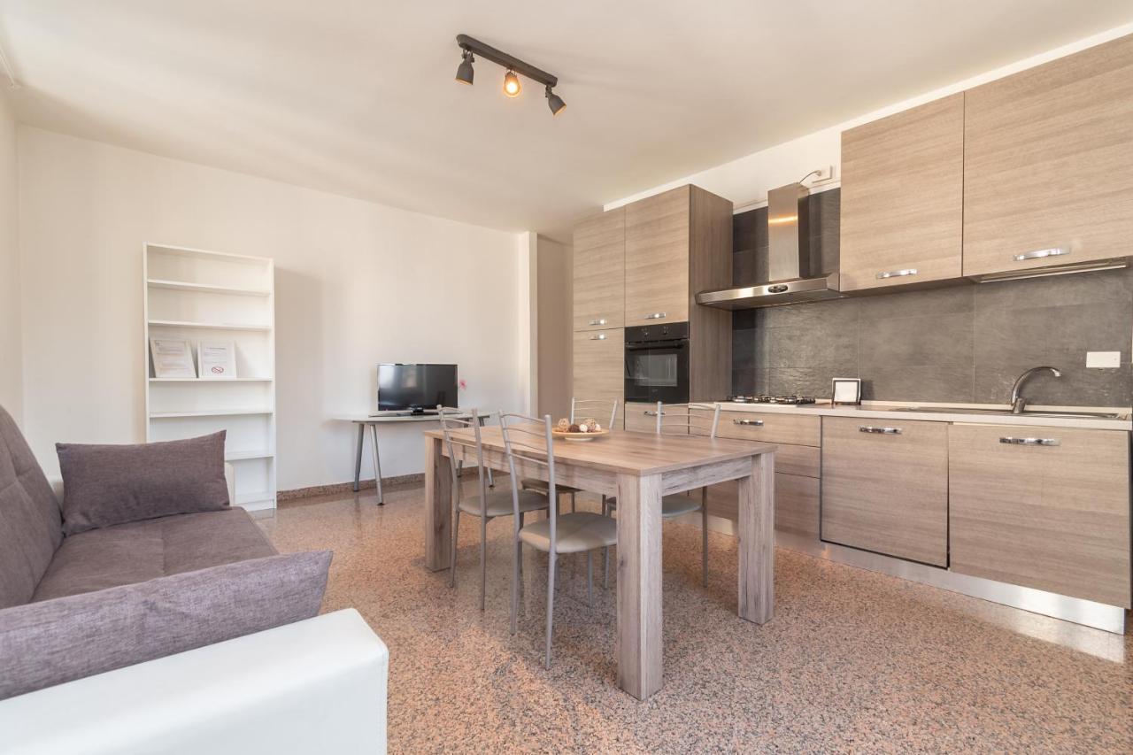 Appartamento Piazza Garibaldi - F&L Apartment Бреша Екстериор снимка