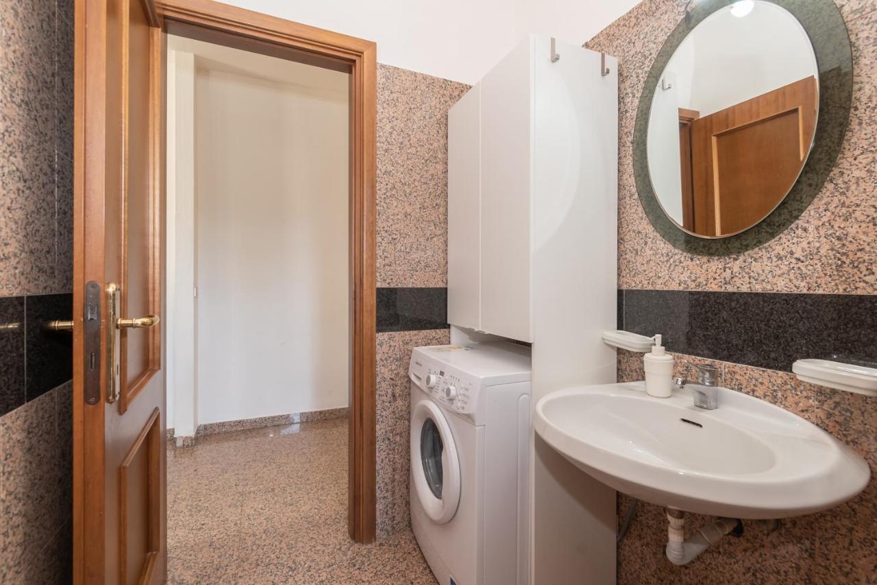 Appartamento Piazza Garibaldi - F&L Apartment Бреша Екстериор снимка