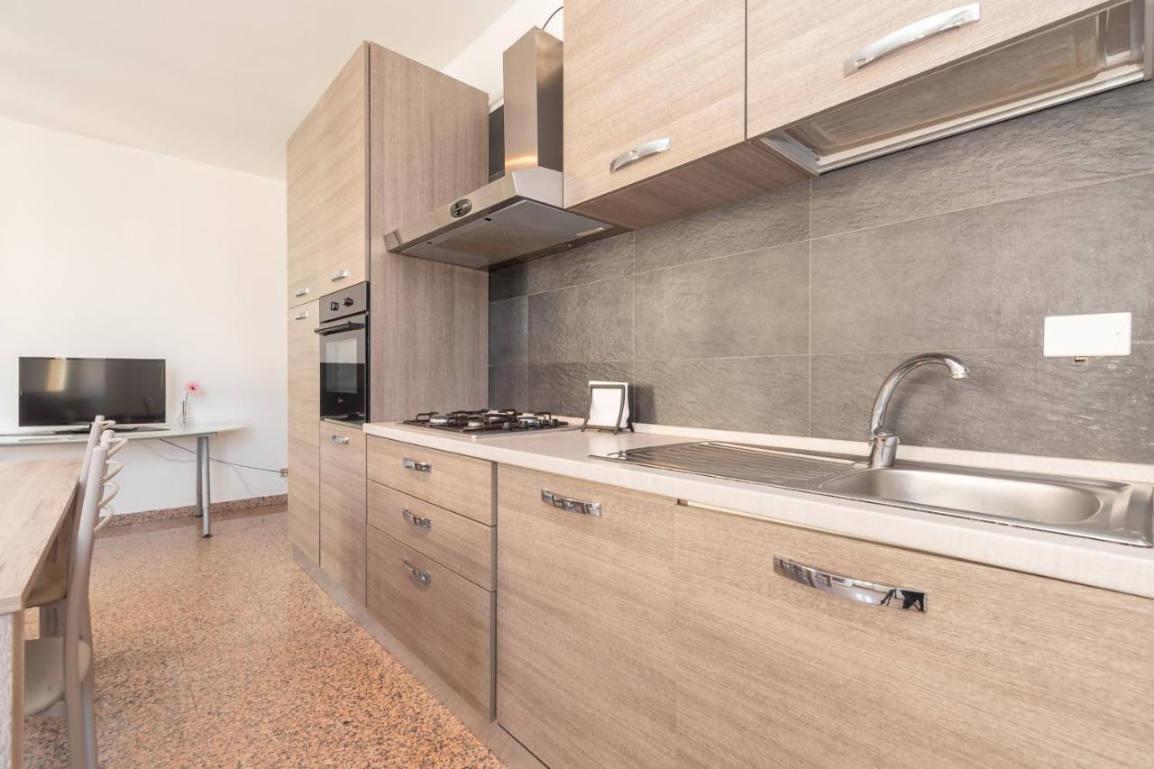 Appartamento Piazza Garibaldi - F&L Apartment Бреша Екстериор снимка
