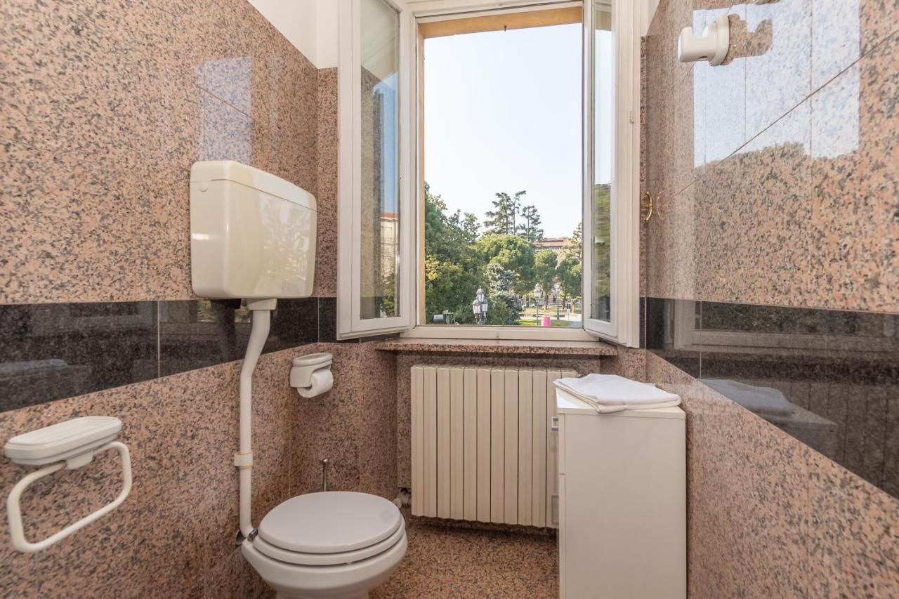 Appartamento Piazza Garibaldi - F&L Apartment Бреша Екстериор снимка